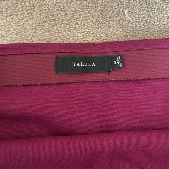 Aritzia tight mini skirt size M - Picture 4 of 4